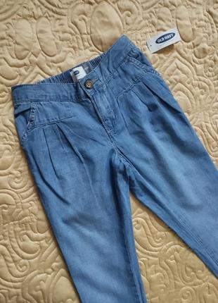 Новые легкие летние джинсы для девочки old navy на 5 р. брюки брюки на защелки стильные3 фото