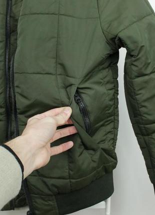 Качественная утепленная куртка-бомбер h&amp;m quilted khaki bomber jacket5 фото