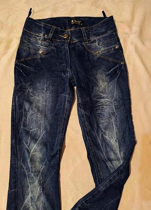 Темно сині джинси. нові