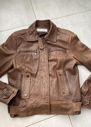 Шкіряна коричнева куртка zara