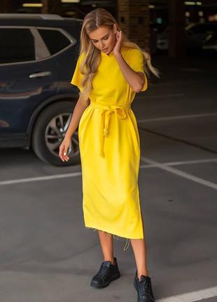 Сукня жовта  однотонна міді з капішоном оверсайз з кишенями  з розрізами знизу з поясом якісна стильна2 фото