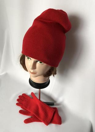 Червона шапочка-біні плюс рукавички