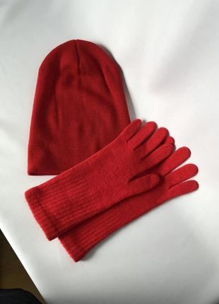 Красная шапочка  бини плюс перчатки3 фото