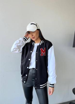 Бомбер жіночій з нашивкою