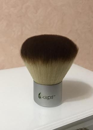 Пушистая кисть кабуки от eklips natural