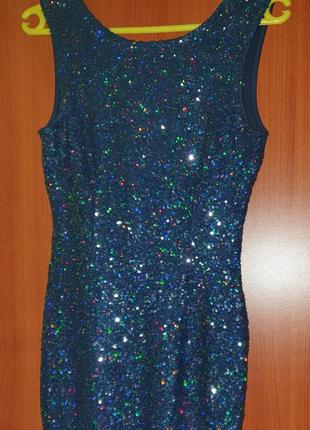 Красивое платье в пайетках new look