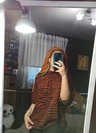 Стильная блуза свободного кроя с рукавом 3/4 и с тигровым принтом10 фото
