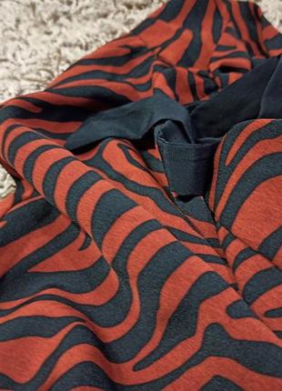 Стильная блуза свободного кроя с рукавом 3/4 и с тигровым принтом8 фото