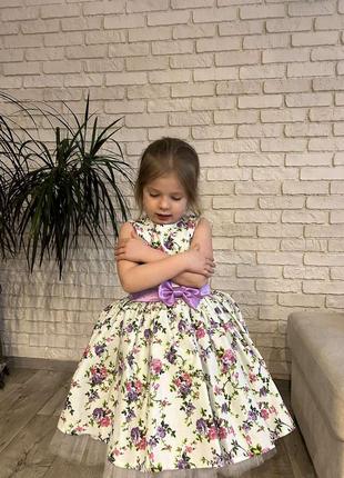 Платье в цветочек для девочки нарядное на любое  торжество1 фото