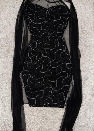 Чорна вечірня міні-сукня з накидкою4 фото