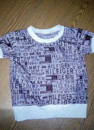 Модная футболка-поло