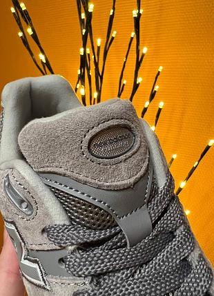 Чоловічі кросівки new balance 2002r grey black / smb2 фото