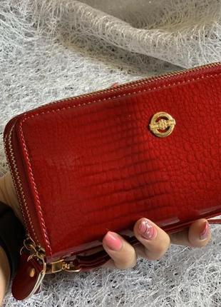 Кошелёк лаковый