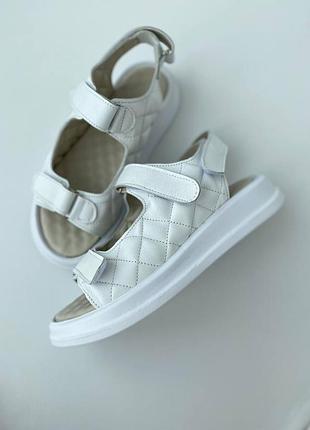 Кожаные босоножки