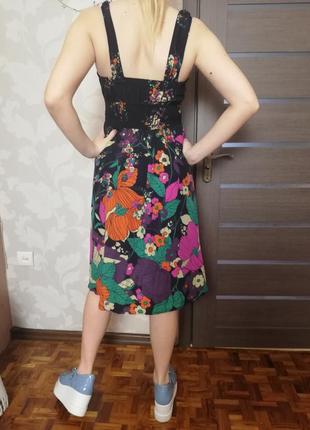 Фирменное яркое платье сарафан h&m на резинке и пуговках7 фото