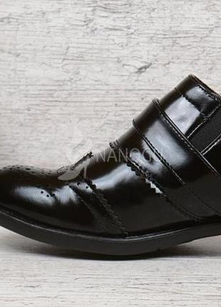 Туфли женские черные лакированные закрытые на каблуке agata польша2 фото