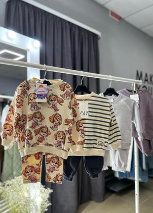 Костюмчиків для діток дівчаток