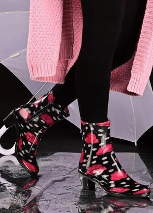 Женские сапожки