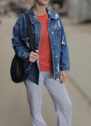 Женская рванная джинсовая куртка синего цвета от pop7 oversize на пуговицах свободная1 фото