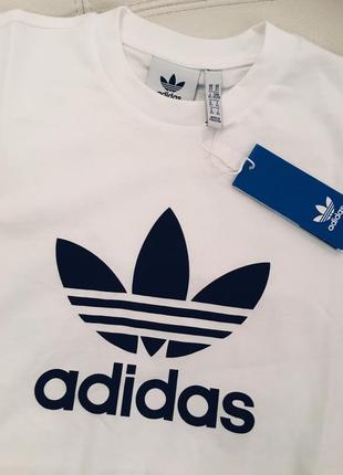 Белая футболка adidas originals с логотипом4 фото