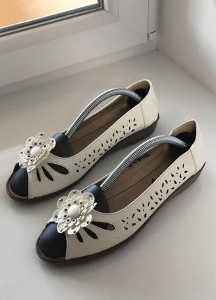 Босоніжки/ босоніжки білі