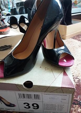 Лаковые туфли новые!!!