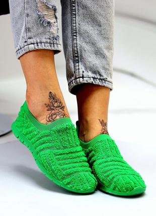 Ярко зелёные махровые кроссовки мокасины резинки полномеры невероятно удобные яскраво зелені махрові4 фото