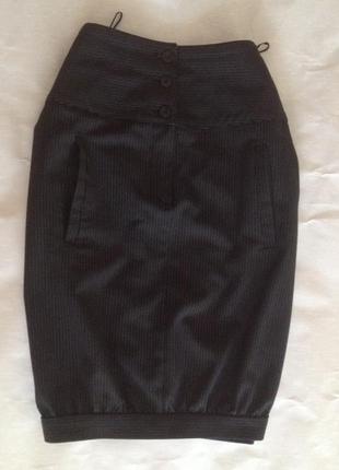 Классная юбка с карманами в деловом стиле