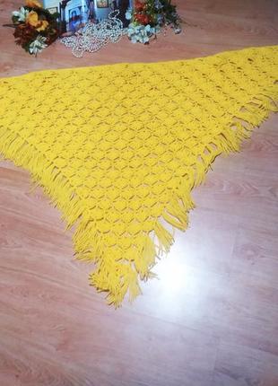 Огромная объемная теплая вязаная ярко-желтая платка шарф палантин ручная работа новая4 фото