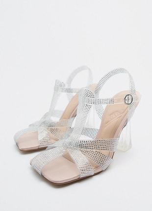 Прозорі босоножки zara