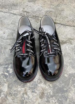 Туфли для девочки лаковые черные 33 34 размер5 фото