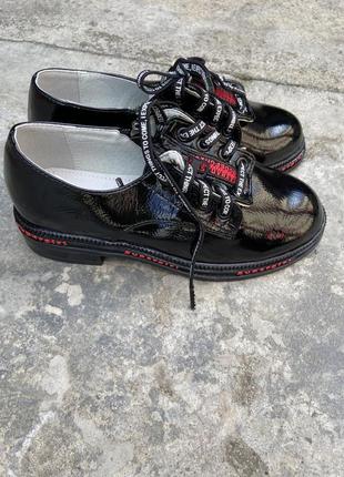 Туфли для девочки лаковые черные 33 34 размер2 фото