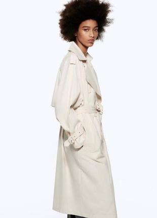 Весняний молочний тренч zara