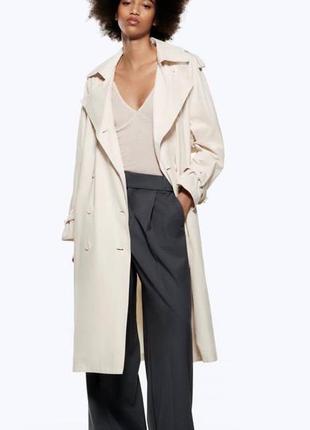 Весняний молочний тренч zara
