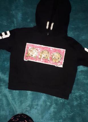 Модна фірмова кофта худі з капелюхом і паєтками-перевертками.