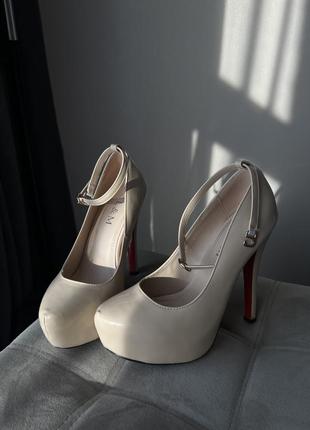 Туфлі лакові l&m