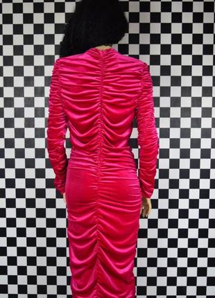 Платье платье миди велюровое бархатное с драпировкой ярко розовое3 фото