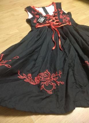 Винтажное баварское платье с вышивкой4 фото