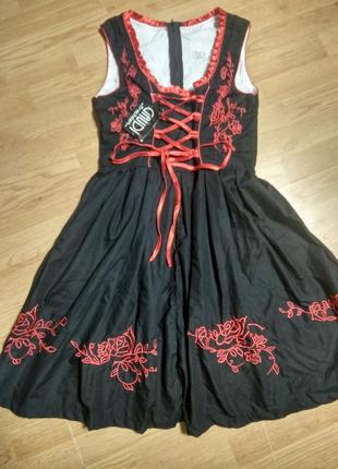 Винтажное баварское платье с вышивкой3 фото