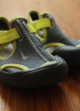 Безупречно неповторимые детские босоножки nike