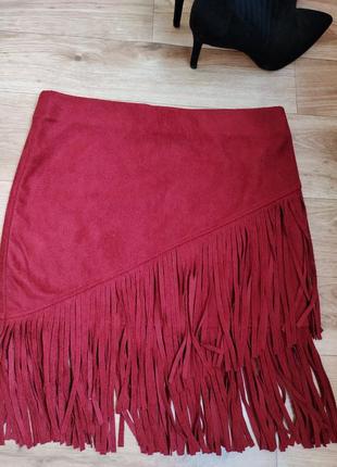Красная мини юбка с бахромой1 фото