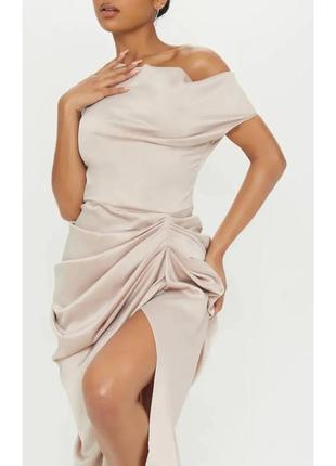 Сукня атласна з розрізом