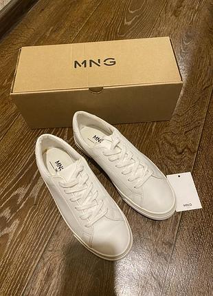 Базовые белые кеды кроссовки фирмы mango