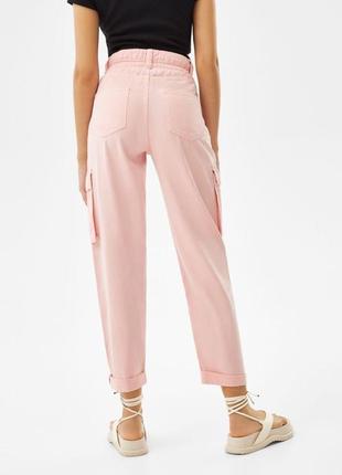 Bershka новые джинсы брюки карго розовые с большими накладными карманами и подкатом на резинке, xxs, xs2 фото