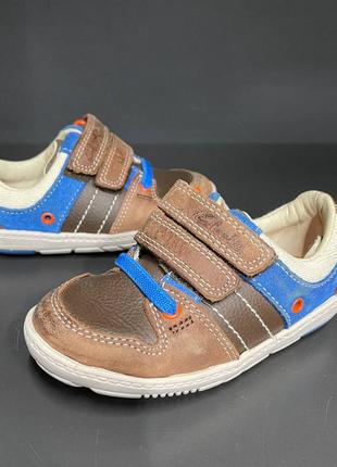 Кроссовки clarks