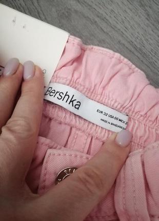 Bershka новые джинсы брюки карго розовые с большими накладными карманами и подкатом на резинке, xxs, xs9 фото