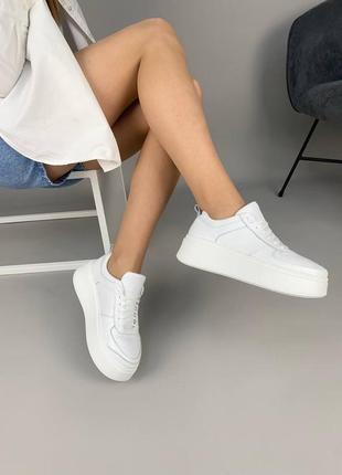 Кеди жіночі білі на широкій платформі