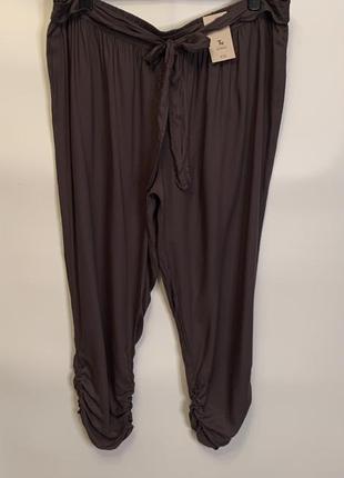 Нові штани сірого кольору,великий розмір