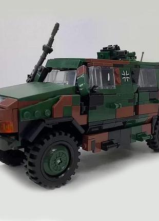 Конструктор військовий бронеавтомобіль atf dingo 670 деталей xingbao