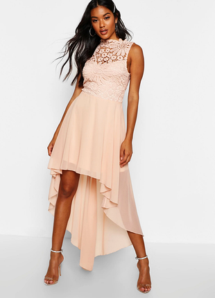 Пудровое платье